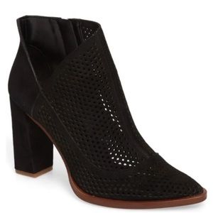 Vince Camuto Levesna Leather booties